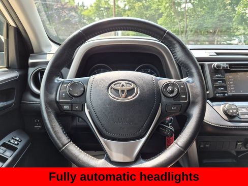 Used 2017 Toyota RAV4 XLE AWD/4WD image 13
