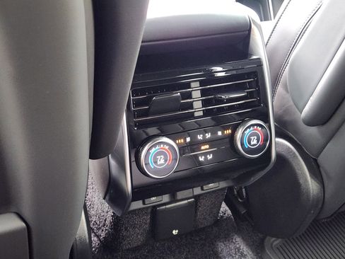 New 2026 Land Rover Range Rover Long Wheelbase SE image 32