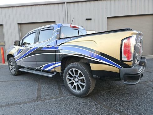 Used 2019 GMC Canyon Denali image 2