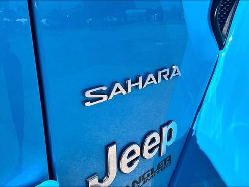 Used 2021 Jeep Wrangler Unlimited Sahara AWD/4WD image 11