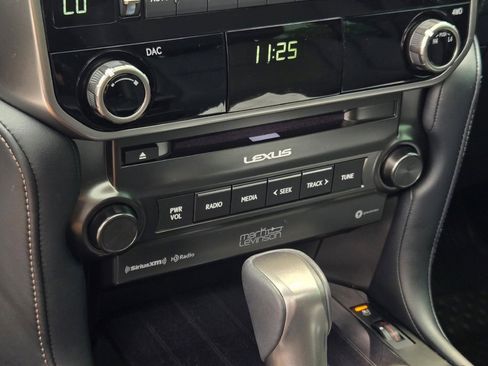 Used 2023 Lexus GX 460 Premium image 32