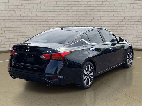 Used 2022 Nissan Altima 2.5 SV w/ SV Premium Package image 5