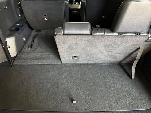 Used 2023 Toyota Highlander XLE image 16