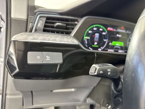 Used 2021 Audi e-tron Premium w/ Convenience Plus Package image 15