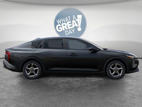 New 2026 Kia K4 LXS image 7