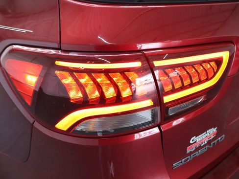 Used 2019 Kia Sorento EX AWD/4WD image 29