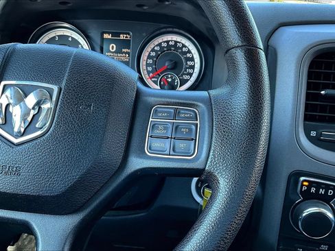 Used 2017 RAM 1500 Express AWD/4WD image 14