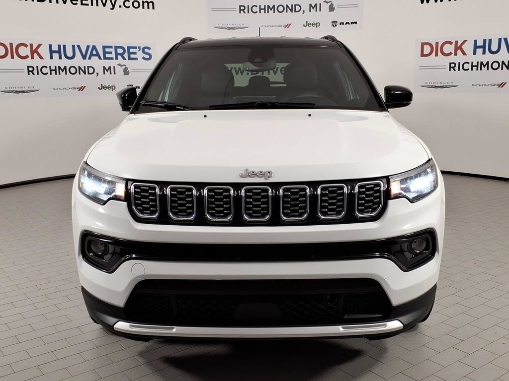 Used 2024 Jeep Compass Limited AWD/4WD image 2