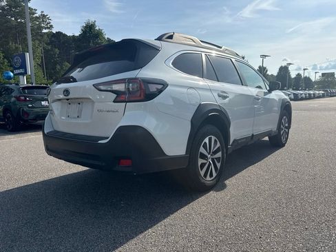 Used 2025 Subaru Outback Premium AWD/4WD image 5