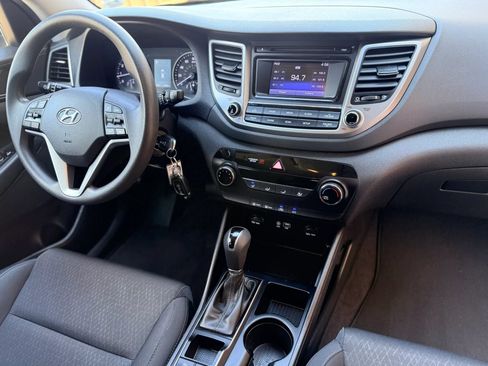 Used 2018 Hyundai Tucson SE AWD/4WD image 25