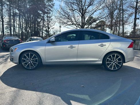 Used 2016 Volvo S60 T5 Premier w/ Convenience Package image 9