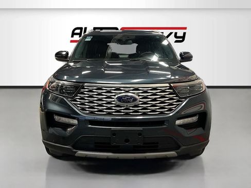 Used 2022 Ford Explorer Platinum w/ Equipment Group 601A AWD/4WD image 2