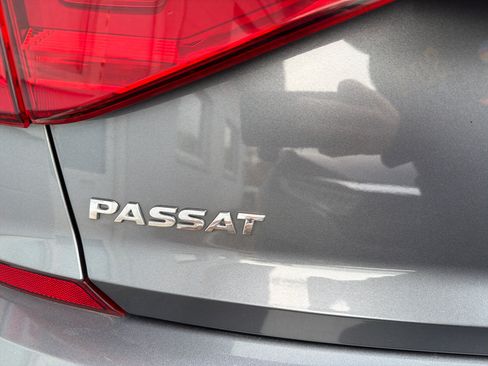 Used 2016 Volkswagen Passat 1.8T S image 9