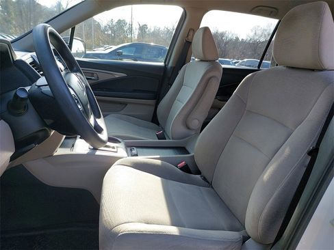 Used 2016 Honda Pilot LX image 14