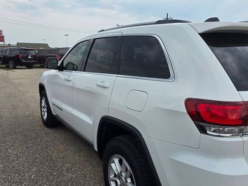 Used 2020 Jeep Grand Cherokee Laredo w/ Security & Convenience Group AWD/4WD image 6