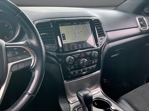 Used 2020 Jeep Grand Cherokee Altitude AWD/4WD image 9