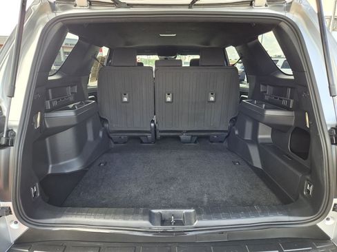 Used 2025 Toyota 4Runner SR5 AWD/4WD image 27