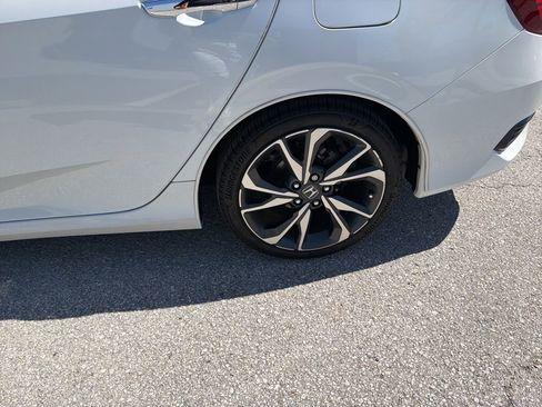 Used 2020 Honda Civic Touring image 11