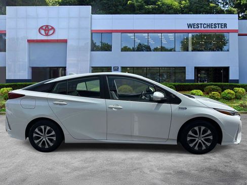 Certified 2021 Toyota Prius Prime XLE image 2