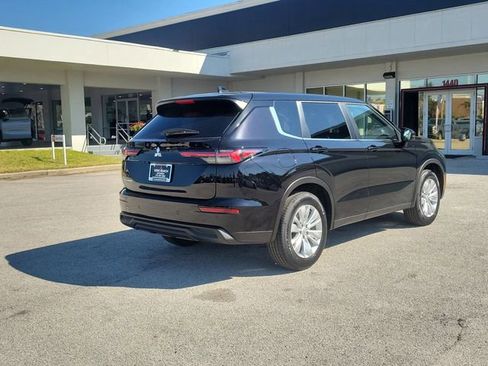 New 2026 Mitsubishi Outlander ES image 6