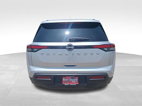 Certified 2025 Nissan Pathfinder SV FWD image 7