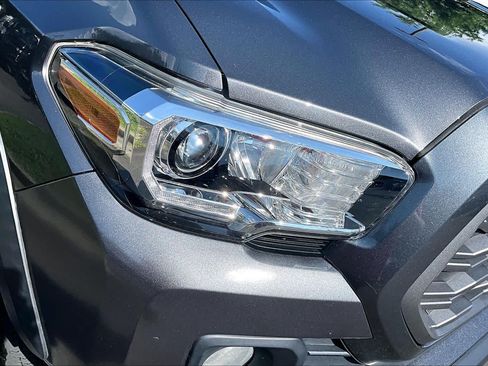 Used 2021 Toyota Tacoma TRD Off-Road w/ Technology Package AWD/4WD image 26