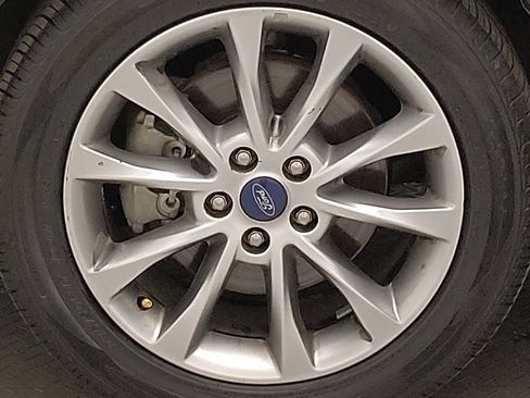 Used 2020 Ford Fusion SE FWD image 31