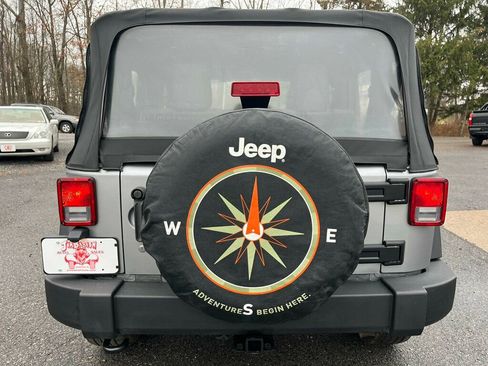 Used 2018 Jeep Wrangler Sport image 4