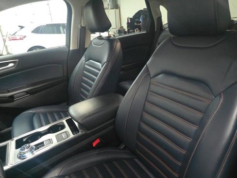 Used 2022 Ford Edge SEL w/ Sport Appearance Package image 16