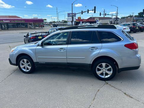 Used 2013 Subaru Outback 3.6R Limited AWD/4WD image 6