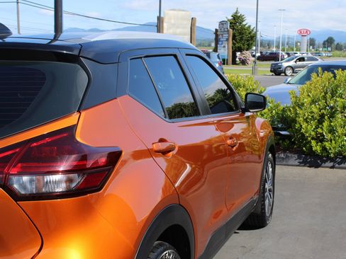 Used 2022 Nissan Kicks SV FWD image 7
