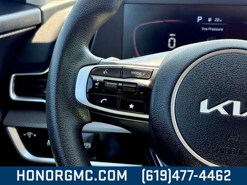 Used 2024 Kia Sportage LX image 27