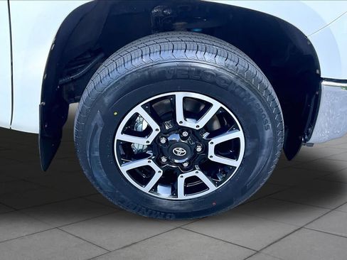 Certified 2020 Toyota Tundra SR5 w/ TRD Off-Road Package AWD/4WD image 11