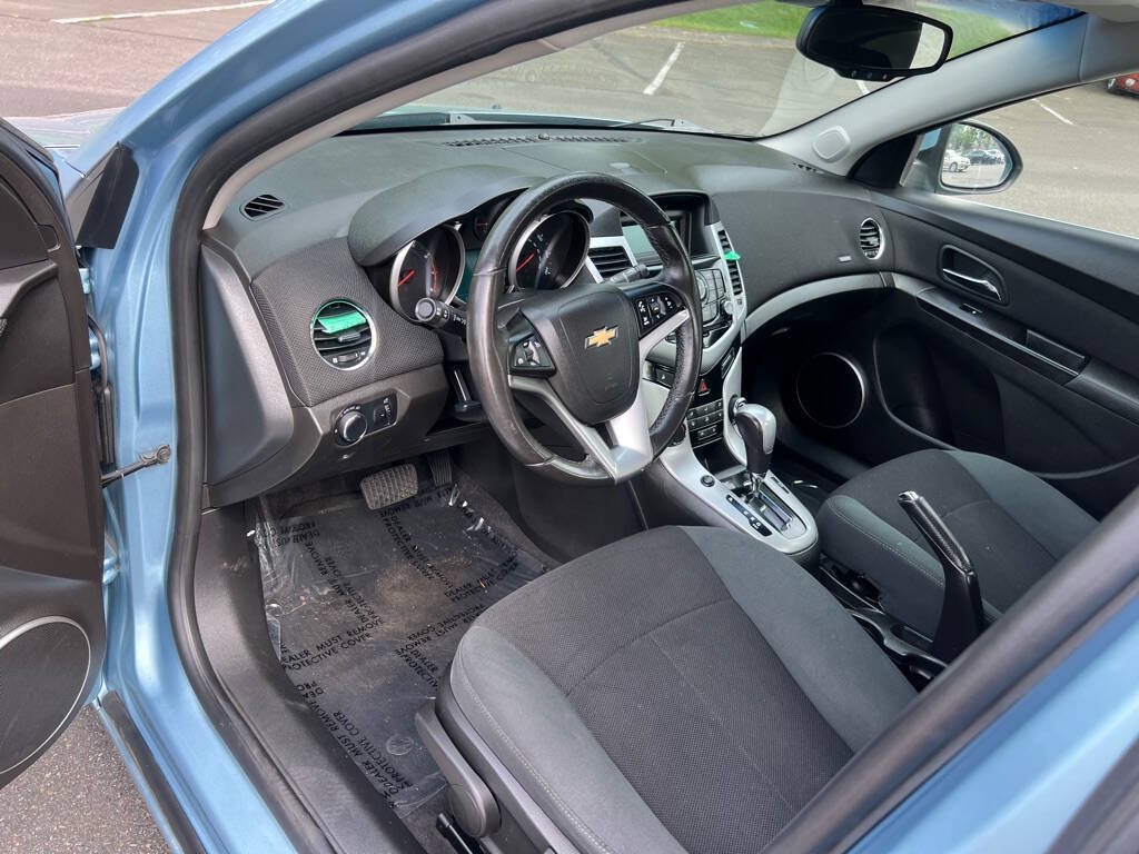 Used 2011 Chevrolet Cruze Eco FWD image 10