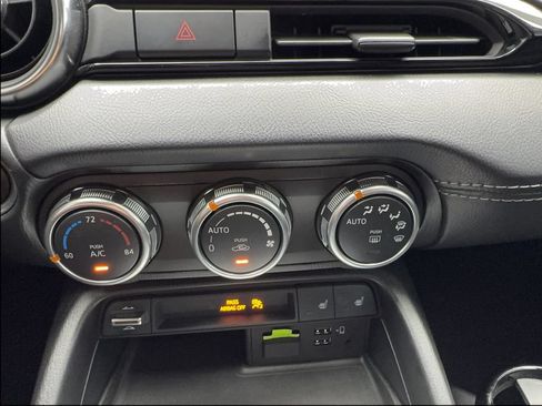 Used 2022 MAZDA MX-5 Miata RF Grand Touring w/ Weather Package RWD image 40