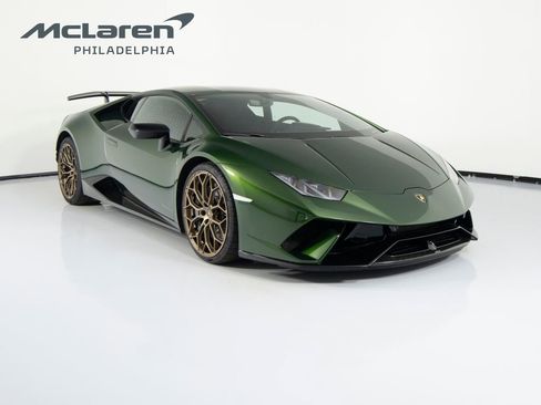 Used 2018 Lamborghini Huracan Performante image 3