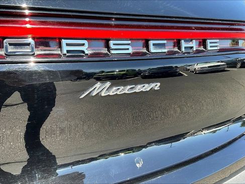 Used 2023 Porsche Macan AWD/4WD image 24