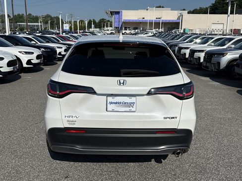 Used 2025 Honda HR-V Sport image 9