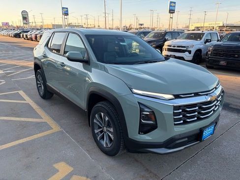 New 2026 Chevrolet Equinox LT w/ Convenience Package II image 2