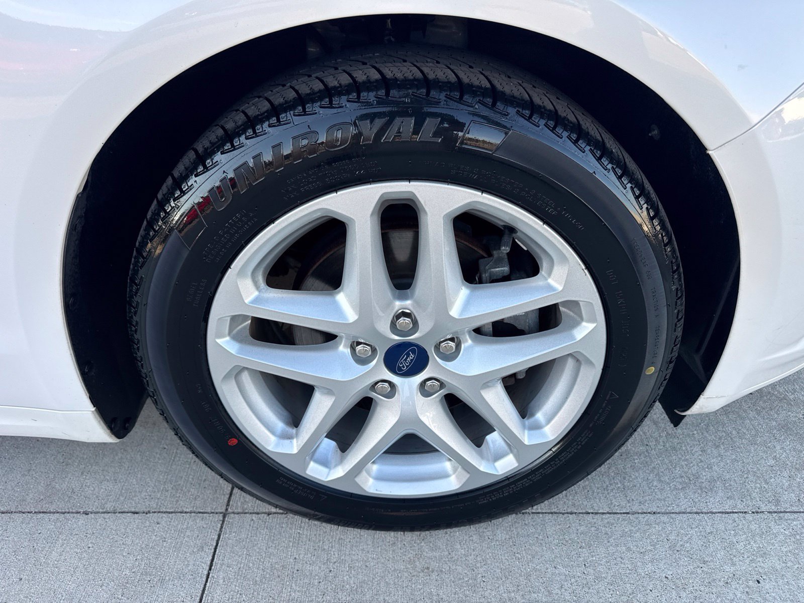 Used 2016 Ford Fusion SE w/ Equipment Group 202A FWD image 18