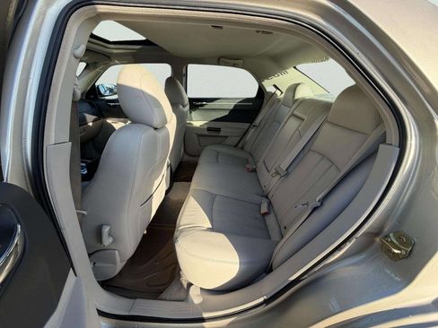 Used 2006 Chrysler 300 C image 19