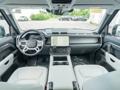 Used 2026 Land Rover Defender 110 X-Dynamic SE AWD/4WD image 18
