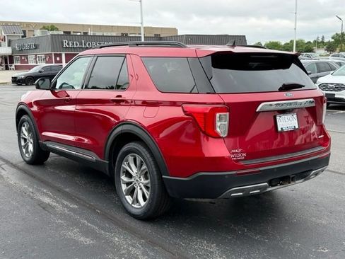 Certified 2022 Ford Explorer XLT w/ Equipment Group 202A AWD/4WD image 4