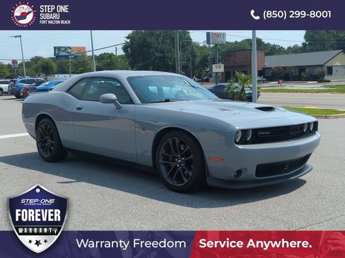 Used 2022 Dodge Challenger R/T Scat Pack w/ Plus Package RWD image 9