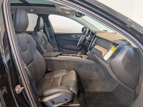 New 2026 Volvo XC60 B5 Ultra w/ Protection Package Premier image 31