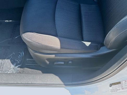 Used 2025 Nissan Altima 2.5 SV image 17