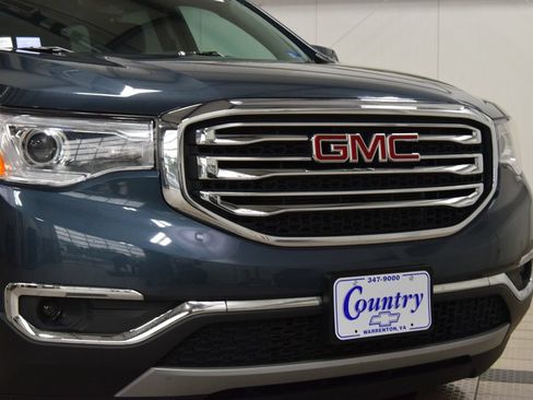 Used 2019 GMC Acadia SLT w/ LPO, Cargo Package AWD/4WD image 13