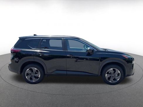 Used 2025 Nissan Rogue SV FWD image 13
