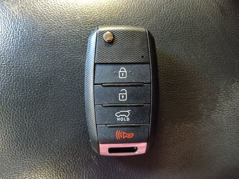 Used 2019 Kia Soul FWD image 32