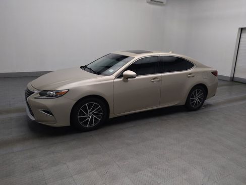 Used 2016 Lexus ES 350 w/ Luxury Package w/Wood Trim image 2